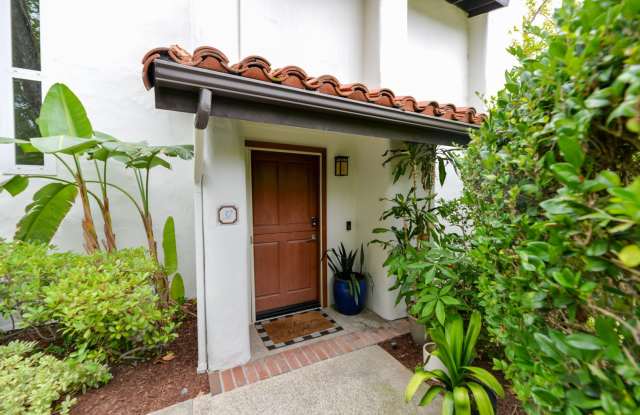 Fully Remodeled unit in the beautiful gated community of Cancun Racquet Club! photos photos