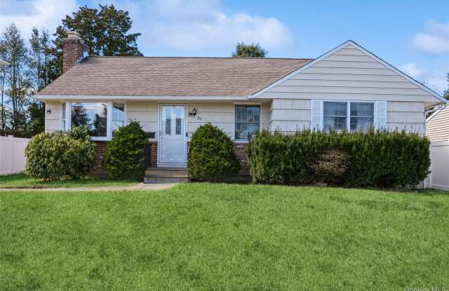 26 Whitman Avenue - 26 Whitman Avenue, Syosset, NY 11791