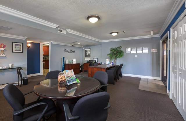 Bixby Knolls Gallery 4
