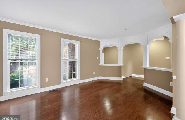 3240 SPRIGGS REQUEST Way Gallery 3
