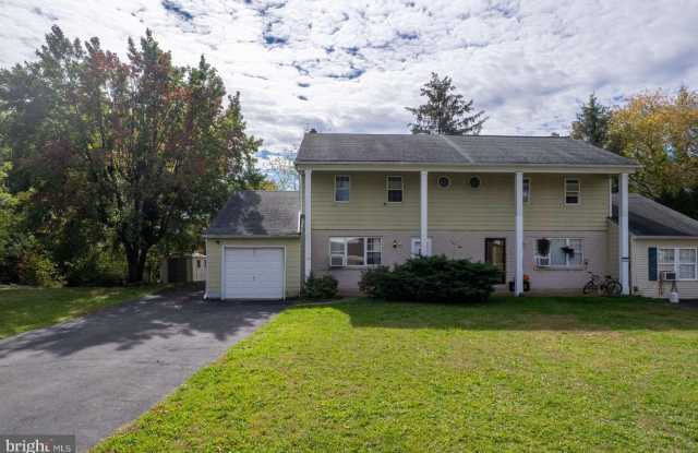 1558 SPECHT Place photos photos