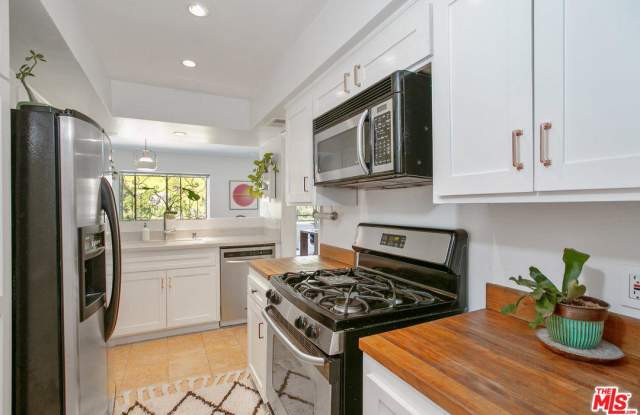 6736 HILLPARK Drive Gallery 4