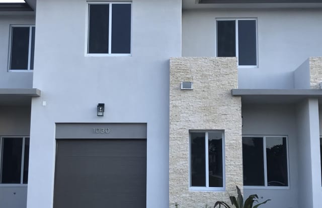 1030 Pioneer Way - 1030 Pioneer Way, Royal Palm Beach, FL 33414