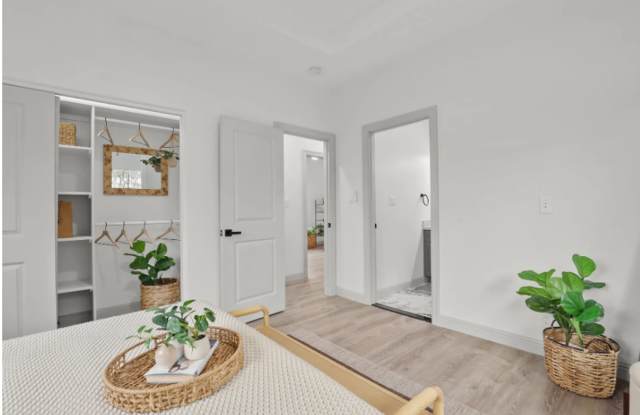 Available Now | Unfurnished 3 Bedroom, 2.5 Bathroom, Single Family Home with Enclosed Garage Gallery 4