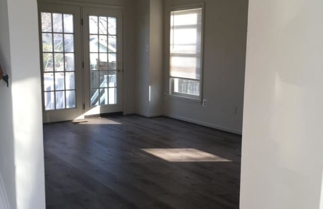 1805 GRANT STREET S Gallery 4
