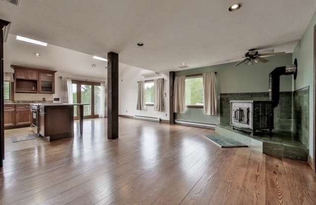 72 Long Hill Gallery 4