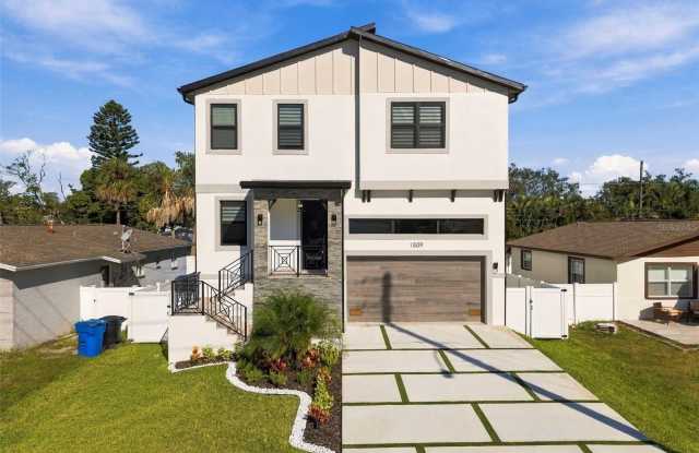 1809 SHORE ACRES Boulevard NE Gallery 1