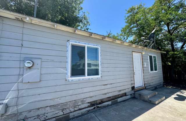 Interior Newly Remodeled - 1 bedroom 1 bath For Rent in Dos Palos photos photos