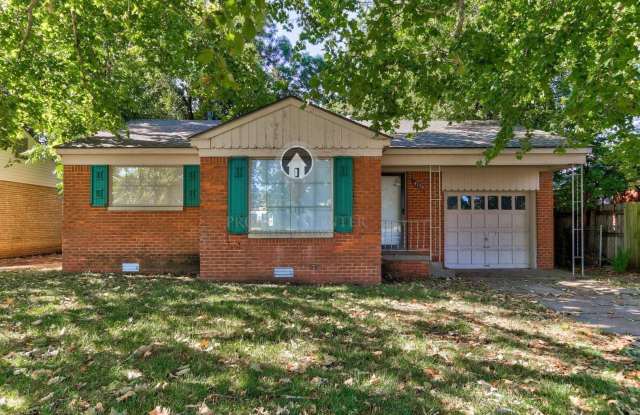 Charming 2-Bedroom Home with Spacious Backyard & Great Location*Move In Special * Gallery 1