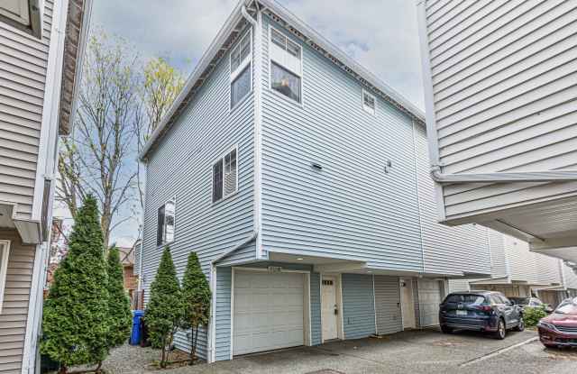 8522 Midvale Avenue North photos photos