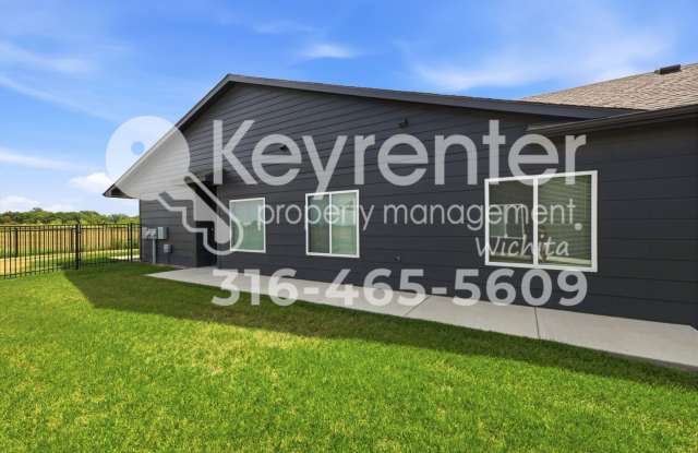 2 WEEKS FREE! Newer 4-Bedroom Townhome with 2 Bathrooms, Modern Kitchen & Attached Garage Gallery 3