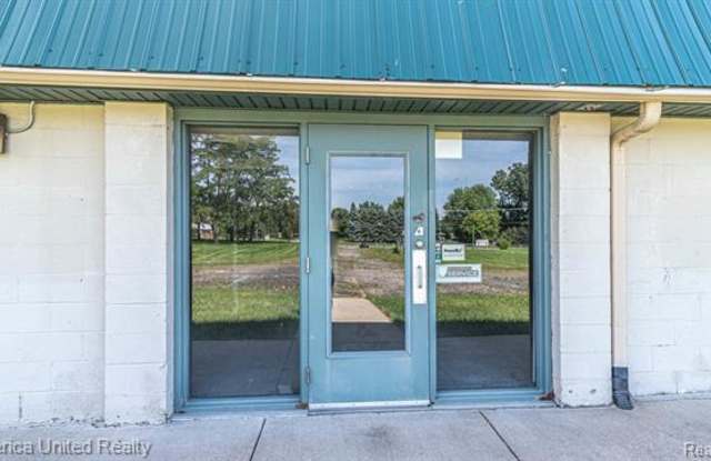 28342 Pontiac Trail Gallery 2