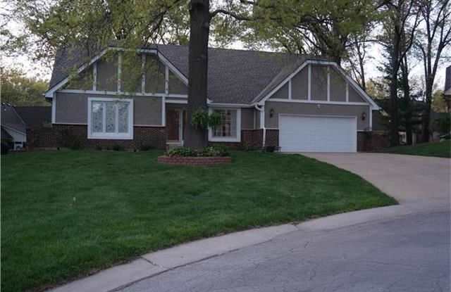 8225 Rosehill Rd - 8225 Rosehill Road, Lenexa, KS 66215