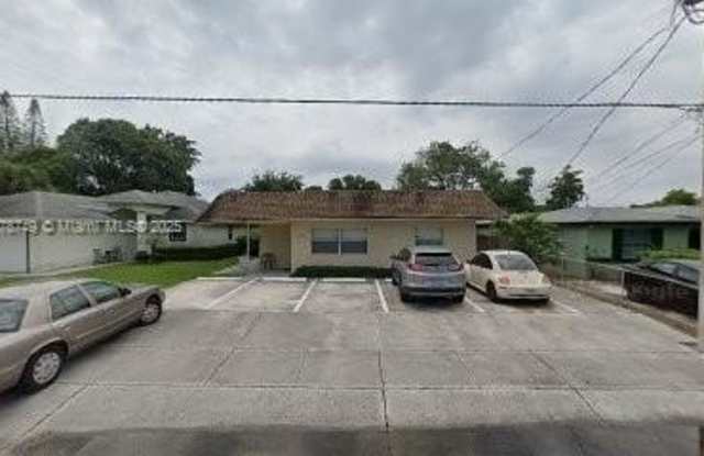 614 NW 2nd St - 614 Northwest 2nd Street, Delray Beach, FL 33444