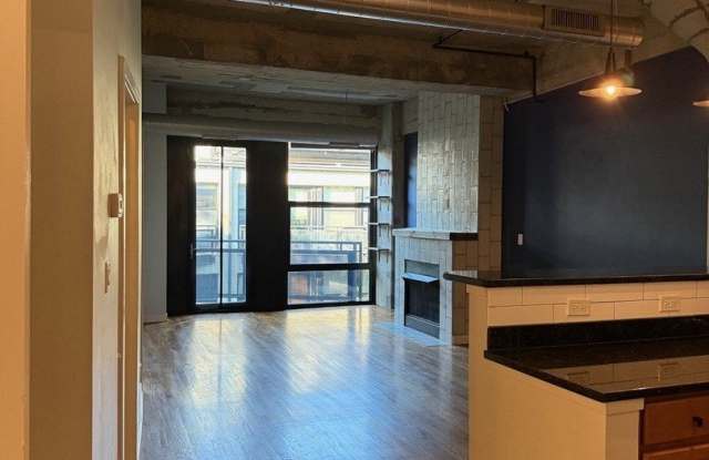 1110 W 15th Street Gallery 2