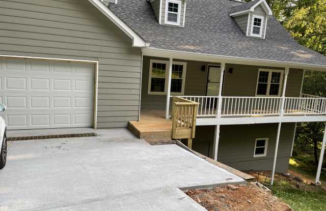 303 Winchester Way photos photos