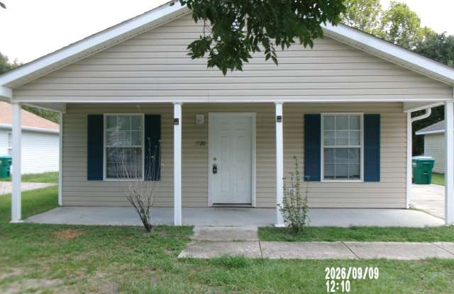 3BR/1.5BA Single Family Home in Gulfport.  Rent $1,220 Gallery 1