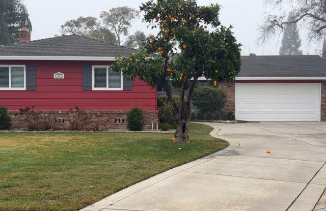 Adorable 3 bedroom 1.5 bath home garden setting - 2840 La Colina Way, Carmichael, CA 95608