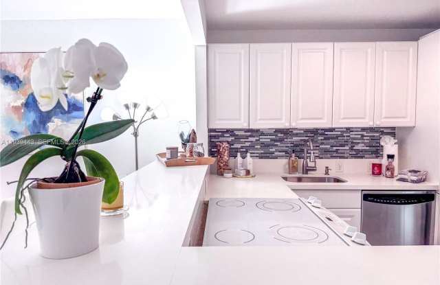 3301 N Country Club Dr photos photos