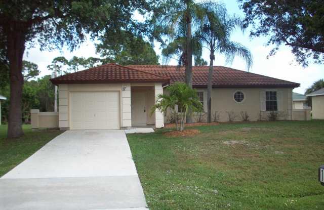Beautiful 3 / 2 rental home photos photos