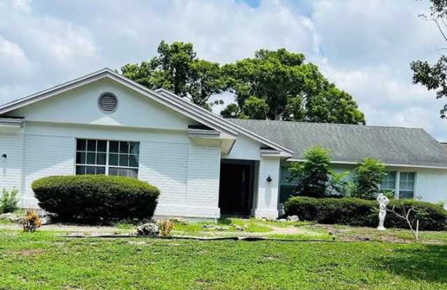 13636 Dunwoody Court Gallery 4