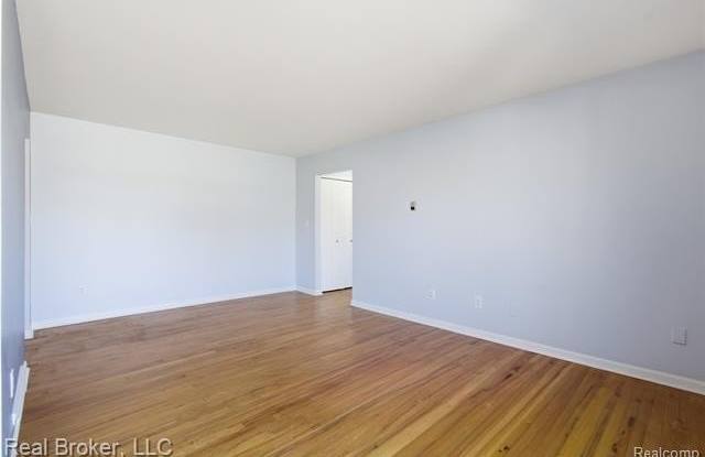 4840 Briarwood Avenue Gallery 4