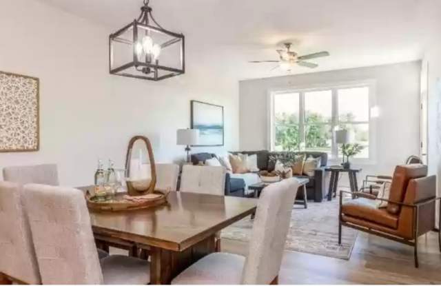 5698 Fernwood Drive Gallery 4