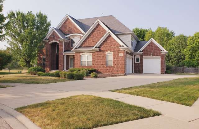 26513 Silverleaf Drive Gallery 1