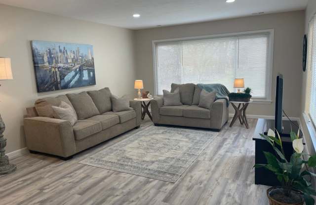 Beautifully Updated 2BR/2BA with Garage in the Heart of Aurora photos photos
