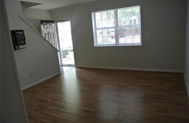 9122 North Swan Gallery 2