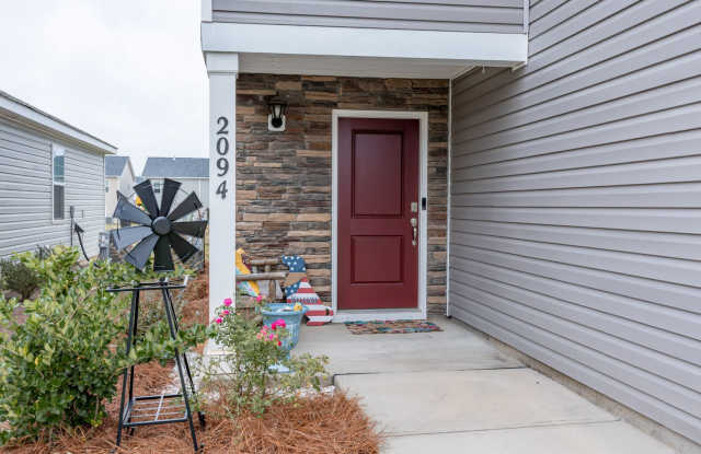 MODERN 4-BEDROOM HOME | 2-CAR GARAGE | COMMUNITY AMENITIES! Gallery 3