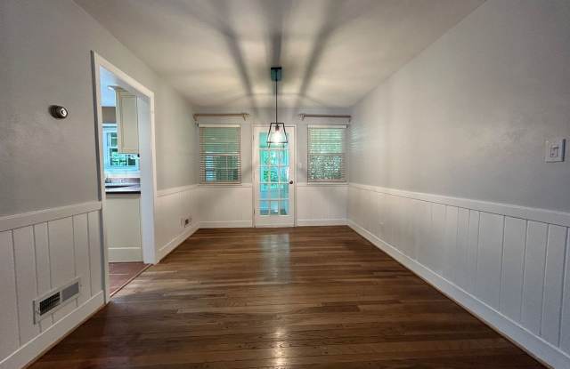 Spacious Brick Ranch Single Family Home! Gallery 3
