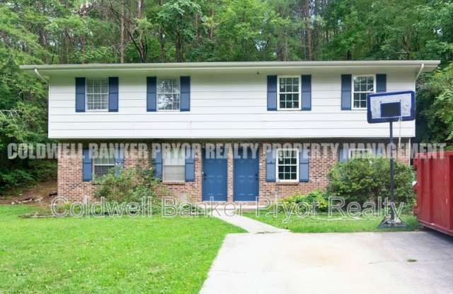 5824 Moody Sawyer Road - A Gallery 2