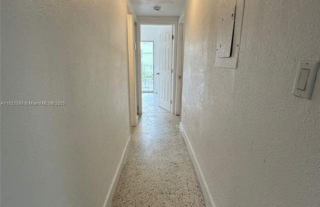 921 SW 7th St photos photos