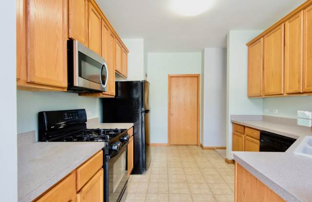 378 BAY TREE Circle Gallery 4