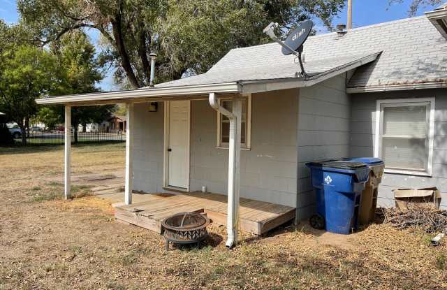 $850 - 2 bed 1 bath - Single Family Home Gallery 3