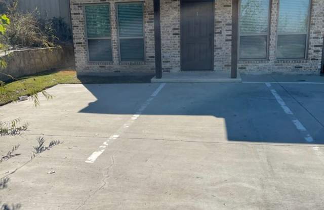 COMING SOON!! — IN BROCK ISD | LAWNCARE INCLUDED | WATER INCLUDED Gallery 4