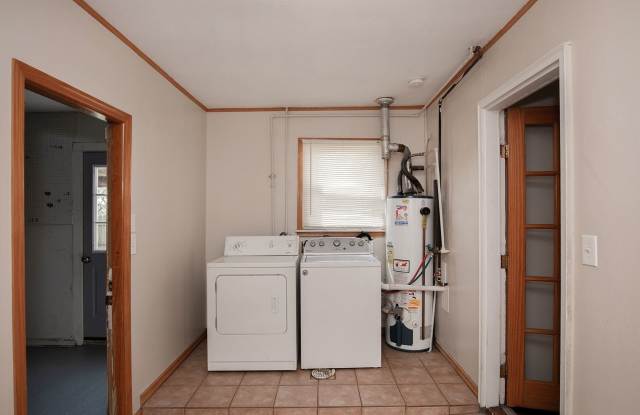 3 Bed Ranch Style House - 537 23rd Street, Bettendorf, IA 52722