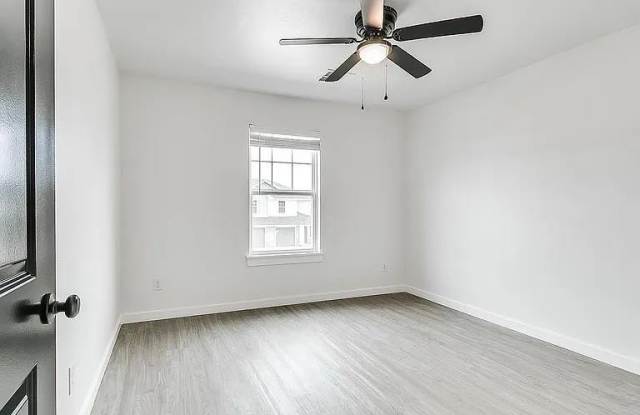 2203 SW 102nd Pl Gallery 4
