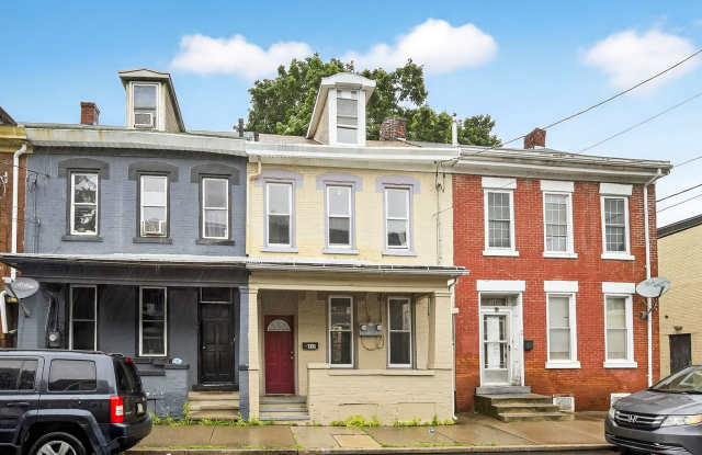 919 Mifflin St Lebanon, PA- 2 bed/1 bath - 919 Mifflin Street, Lebanon, PA 17046 919 Mifflin St Lebanon, PA- 2 bed/1 bath - 919 Mifflin Street, Lebanon, PA 17046