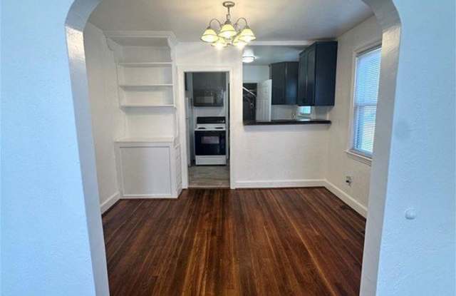 3735 Lenoir Circle Gallery 4