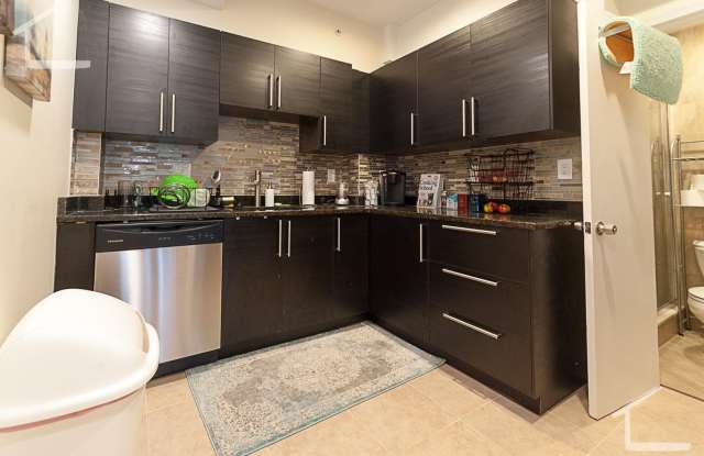 2 bed in Brookline Gallery 3