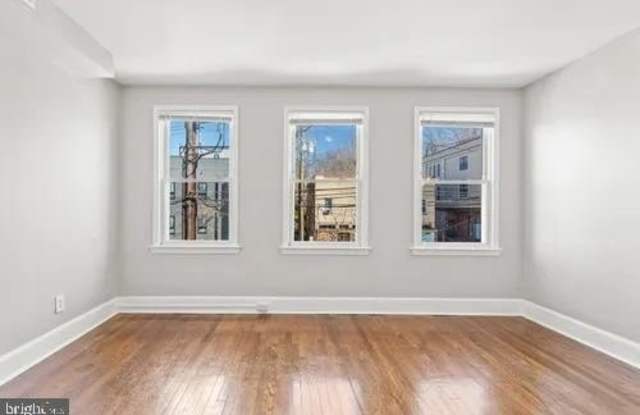 3742 12TH Street NE Gallery 2