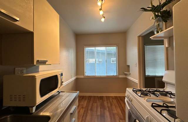 Discover Timeless Charm in the Heart of it All ~ Alexander’s Place photos photos