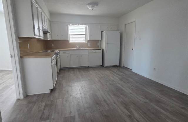 4350 Woodland Creek Drive Gallery 2