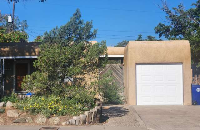 1217 Girard Boulevard NE photos photos