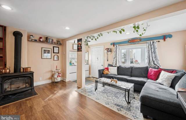 407 EMERALD Street photos photos