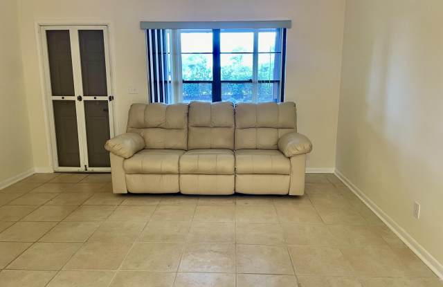 8094 SE Villa Circle Gallery 2