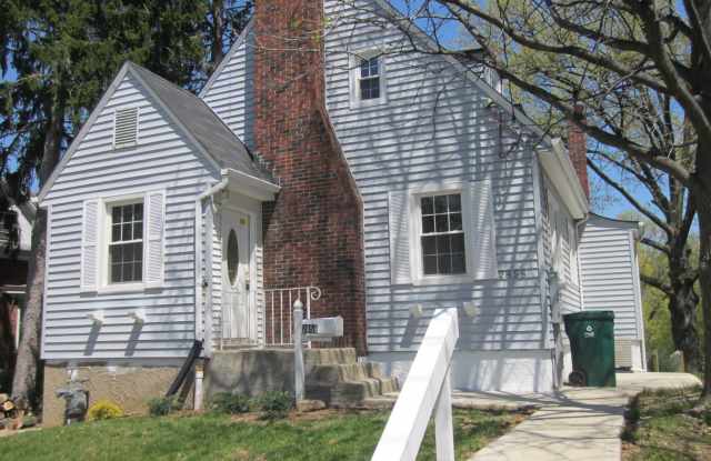 Updated 2 Bedroom 2.5 Bath in Pleasant Ridge Inc. Finished Basement with Bonus Room photos photos