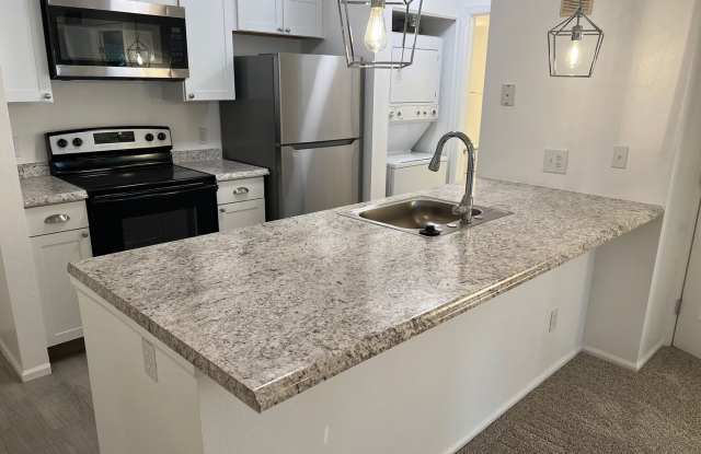 Available Now! Remodeled 1-Bedroom Garden Apartment. photos photos